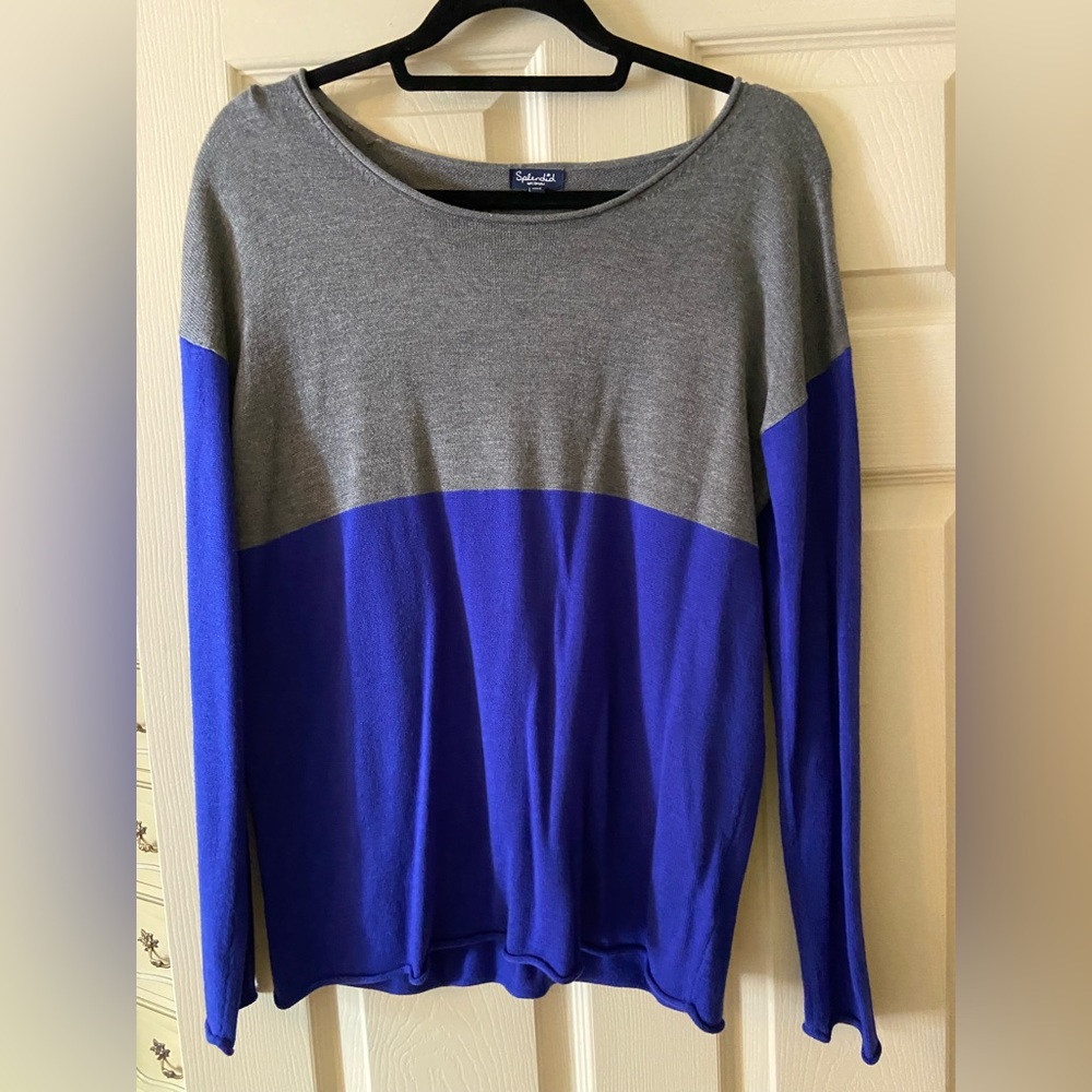 Splendid colour block sweater.